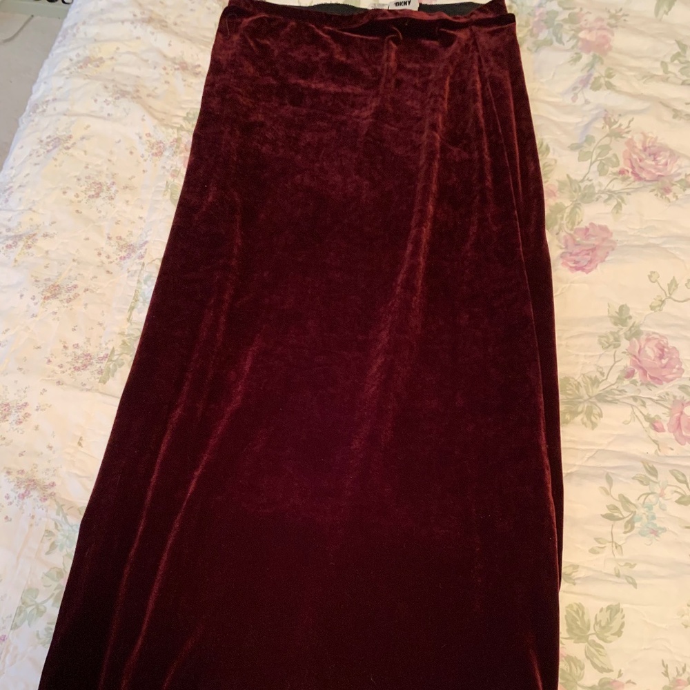 DKNY lovely velvet long skirt M